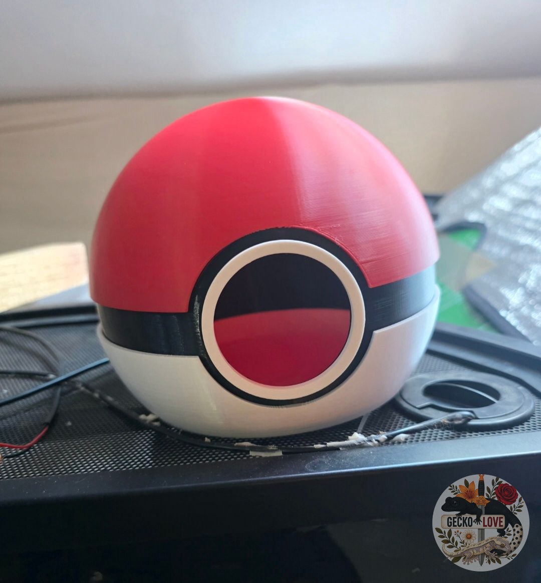 Boîte à mue / boîte de ponte / cachette Pokéball